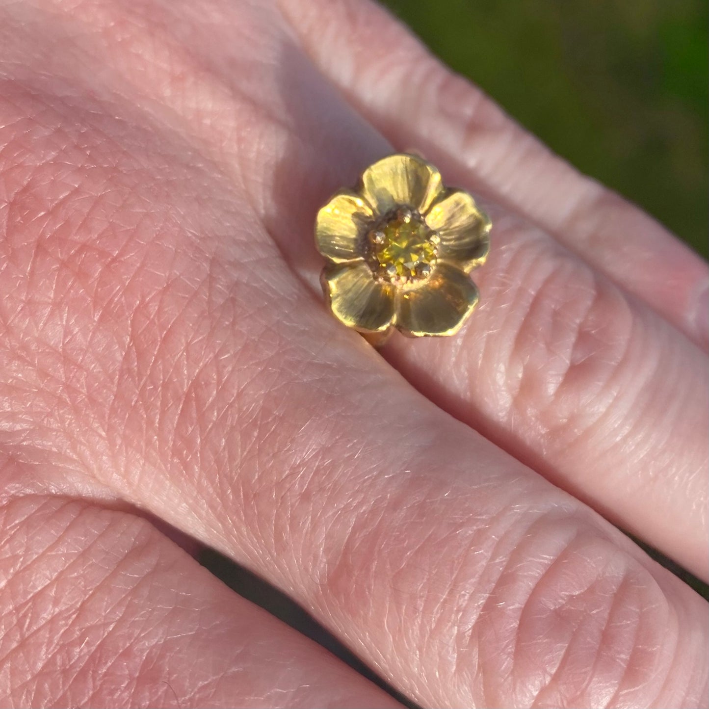 Buttercup Ring- Sapphire 18ct Gold