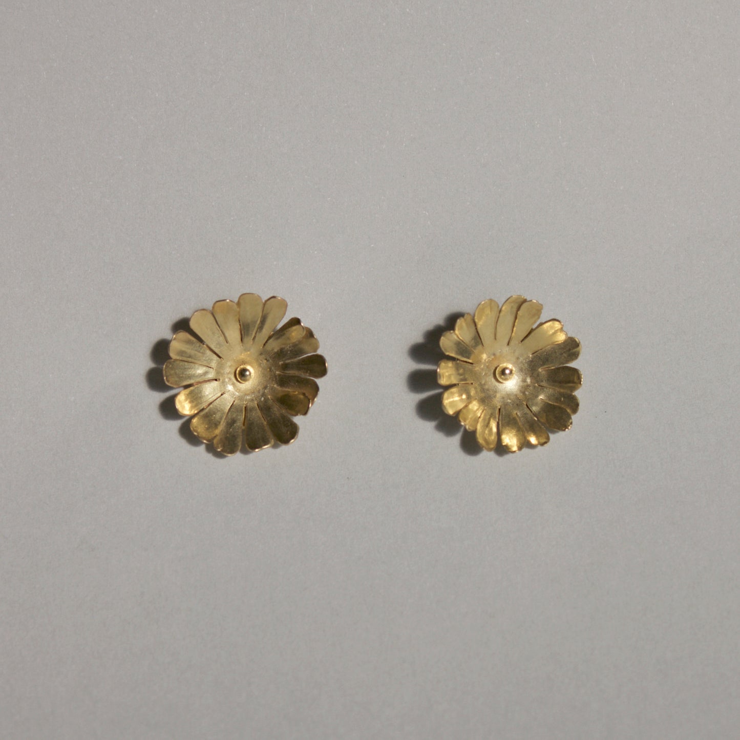Flower Studs- Solid 18ct Gold